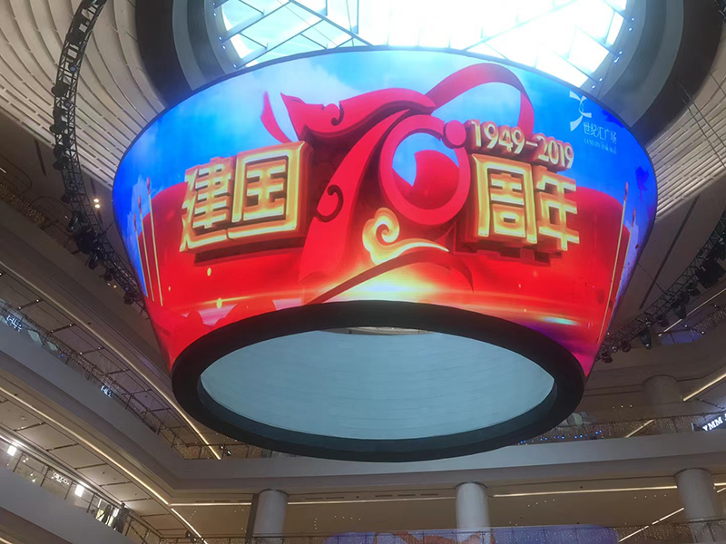 公司花20萬裝修的會議室，竟被客戶吐槽‘像網(wǎng)吧’？高級感會議室的屏幕選擇秘訣”